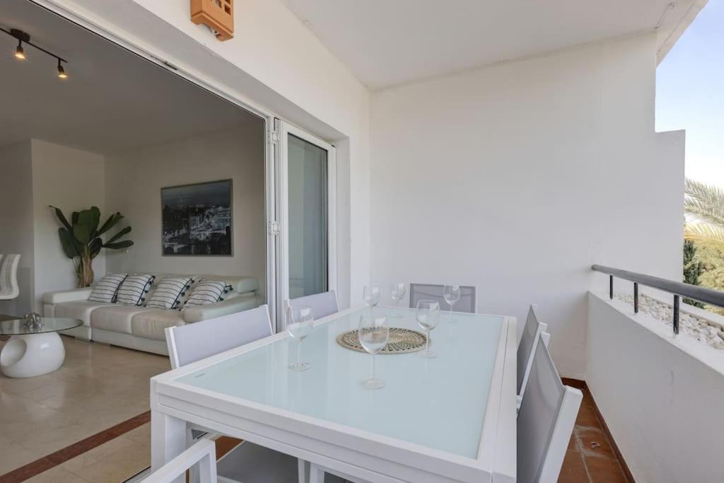 Stunning Duplex 5 Minutes From Puerto Banus Apartamento Marbella