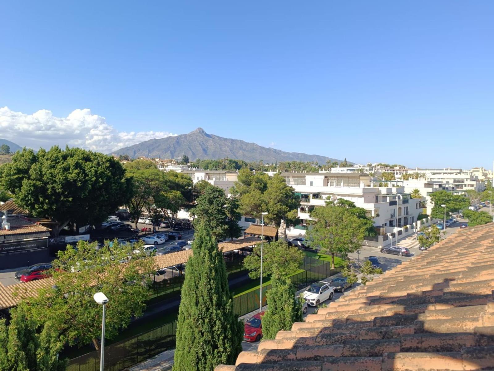 Stunning Duplex 5 Minutes From Puerto Banus Apartamento